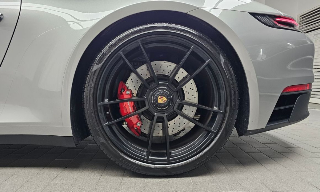 Porsche 911 Carrera 4 GTS Cabriolet, 2023