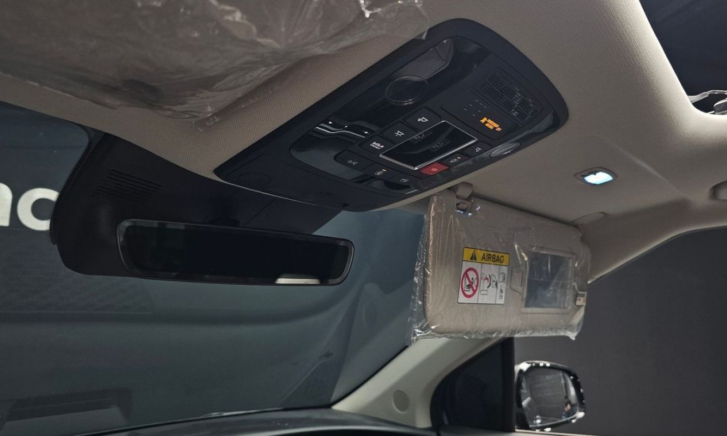 Kia Carnival 9-Seater Gravity, 2025