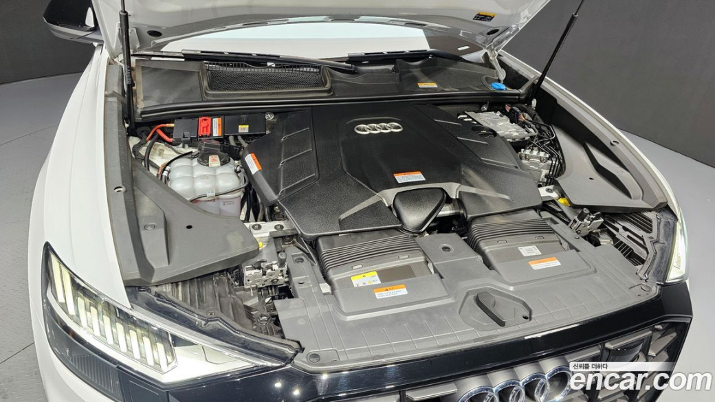 Audi Q8 55 TFSI Quattro Premium, 2023