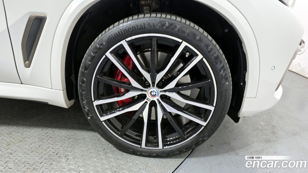 BMW X5 M50i, 2022