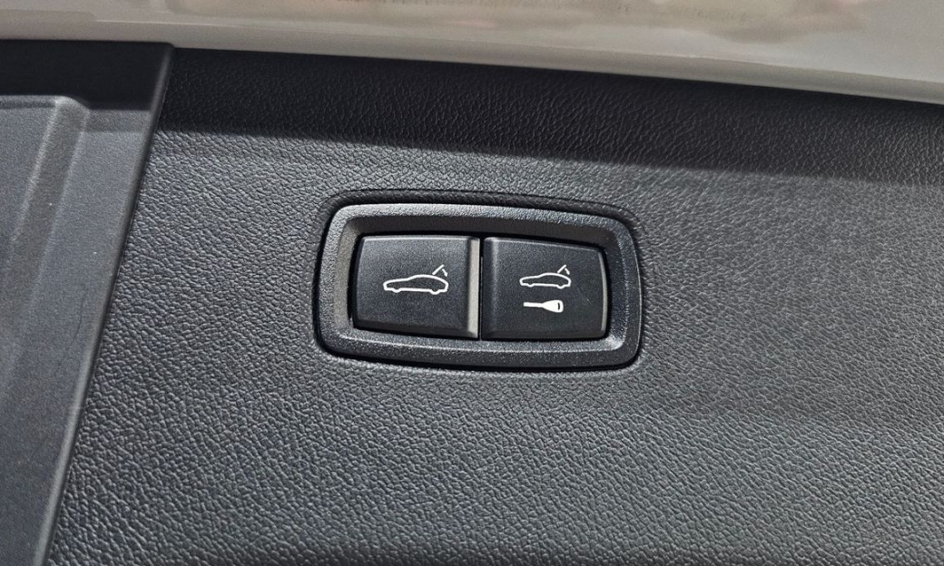 Porsche Cayenne 3.0, 2024