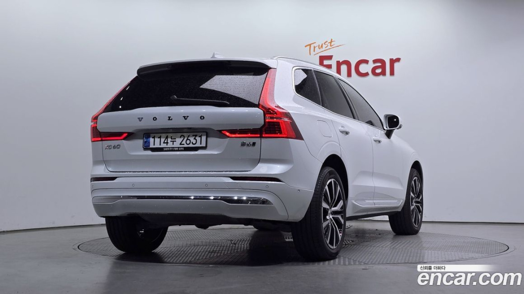 Volvo XC60 B6 Ultimate Bright, 2024