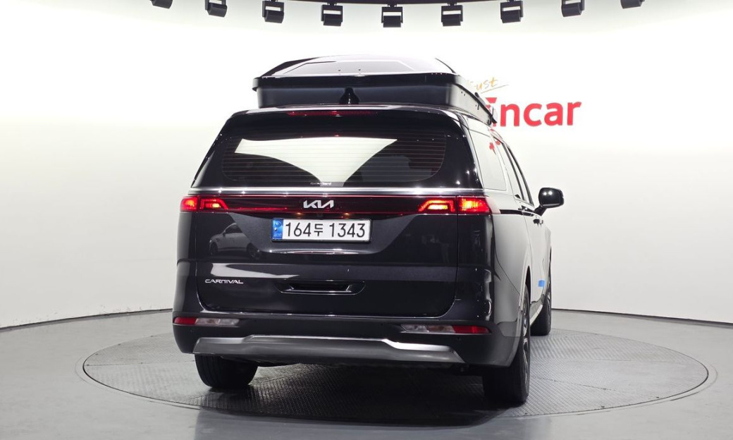 Kia Carnival 7-Seater Outdoor, 2022
