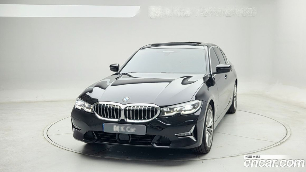 BMW 3-Series 320i Luxury, 2022