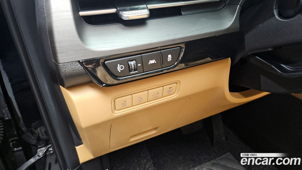 Kia Carnival 9-Seater Signature, 2023
