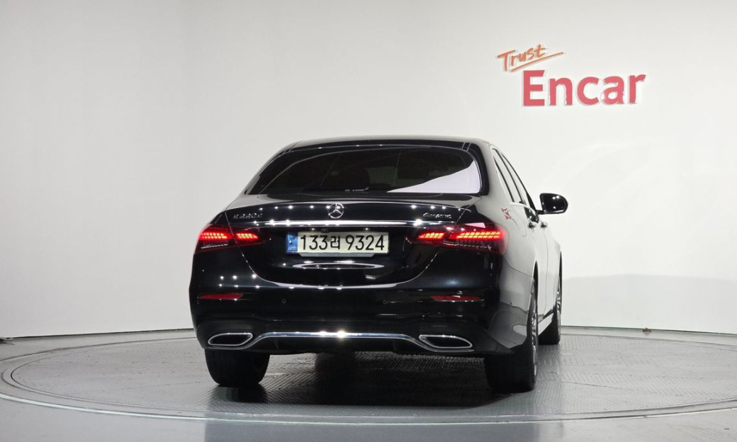 Mercedes-Benz E-Class E220d 4MATIC AMG Line, 2021