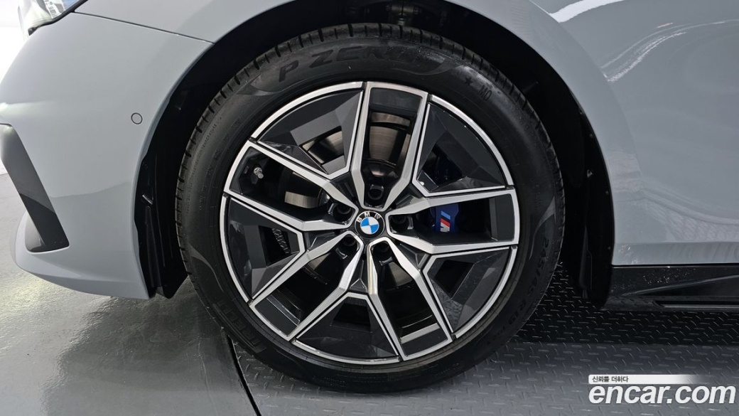 BMW 5-Series 520i M Sport, 2025