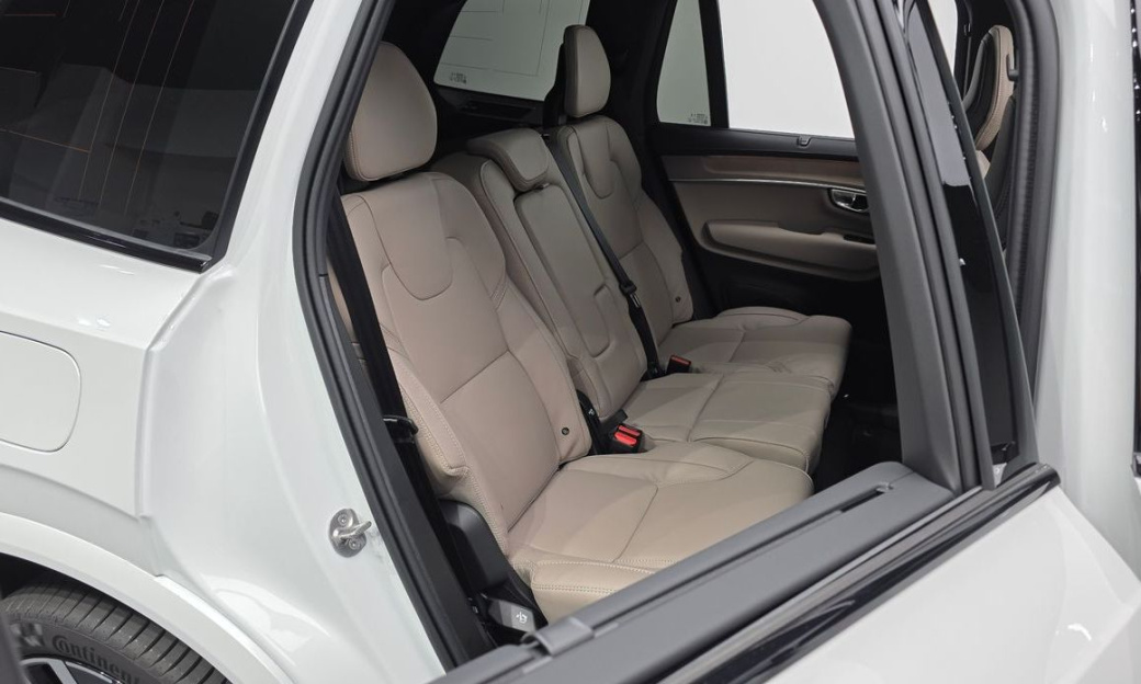 Volvo XC90 B6 Ultra Bright, 2026