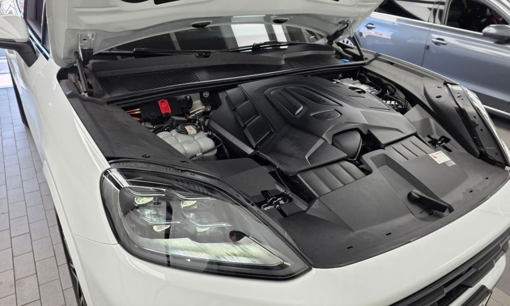 Porsche Cayenne 3.0, 2024