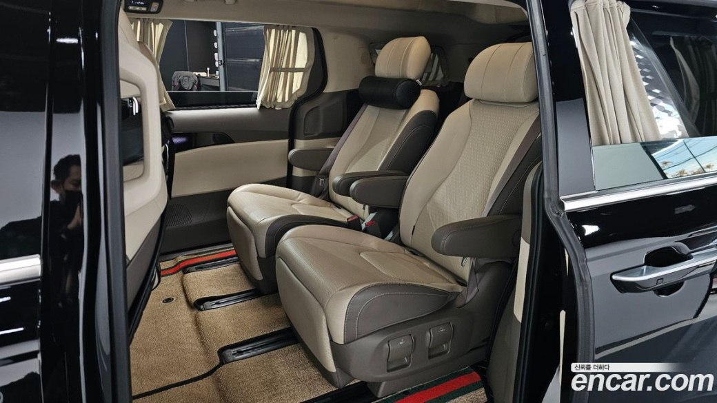 Kia Carnival 7-Seater Hi-Limousine, 2022
