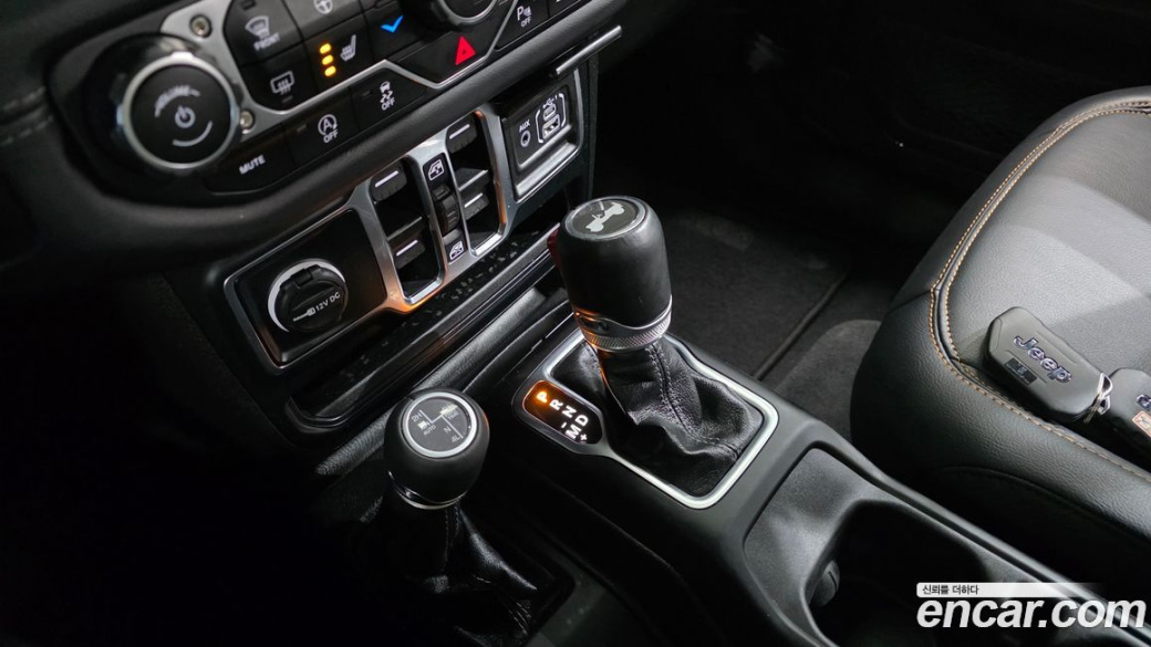 Jeep Wrangler 2.0 Sahara Power Top 4Door, 2024