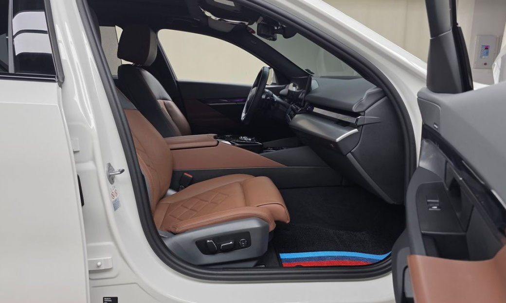 BMW 5-Series 530i xDrive M Sport, 2024