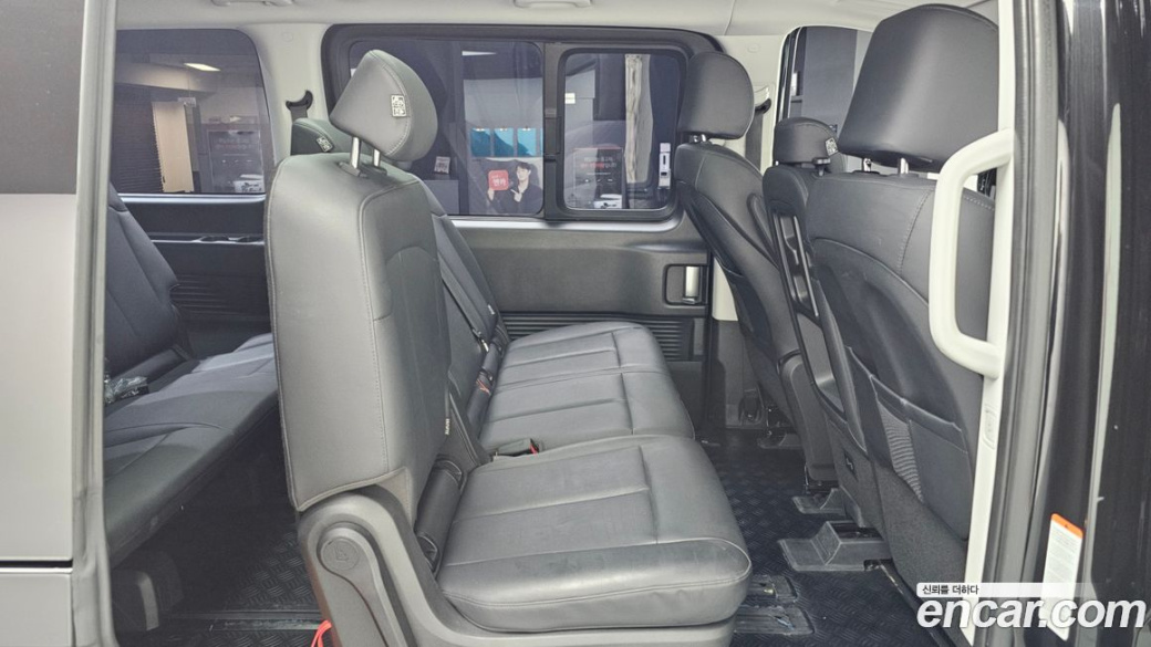 Hyundai Staria 4WD Tourer 9-Seater, 2025