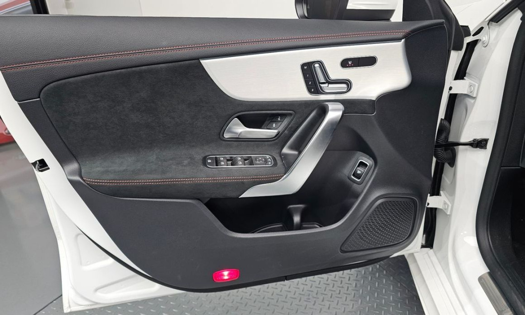 Mercedes-Benz CLA-Class CLA250 4MATIC, 2025
