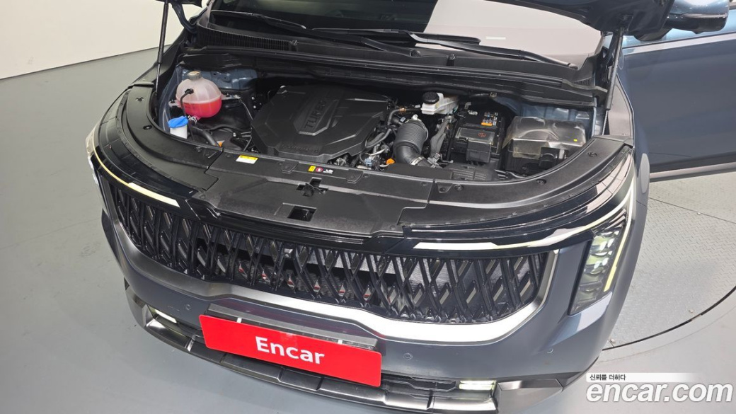 Kia Carnival 7-Seater Outdoor, 2024