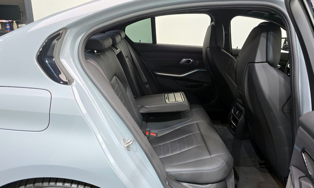 BMW 3-Series M340i Pro, 2024