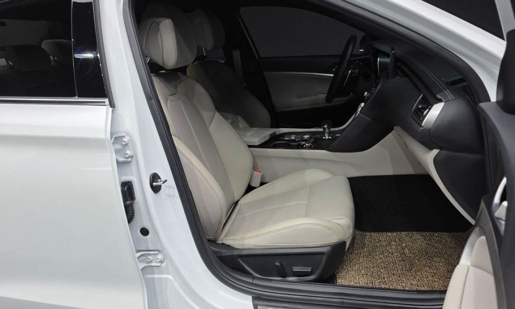 Genesis G70 Gasoline 2.0T 4WD, 2021