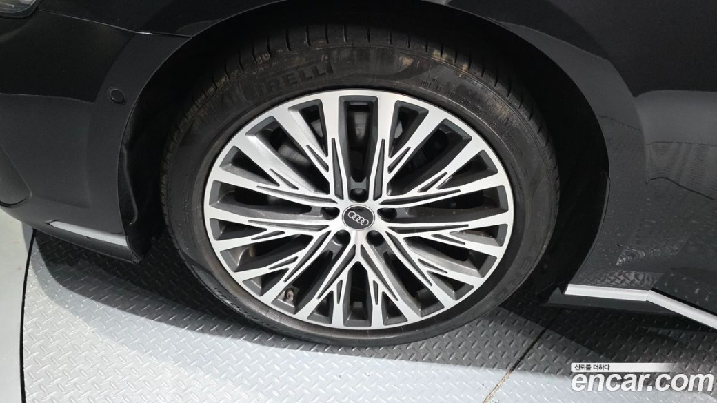 Audi A8 55 TFSI Quattro Premium LWB, 2023