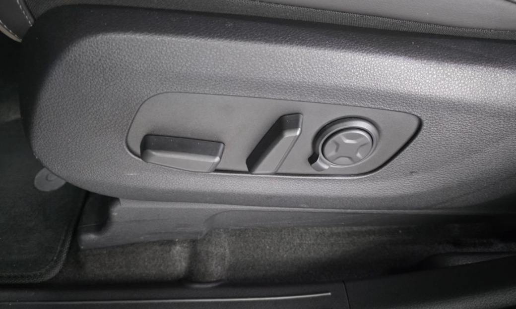 Kia Carnival 7-Seater Signature, 2024
