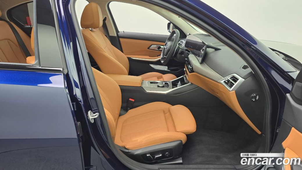 BMW 3-Series 320i, 2025