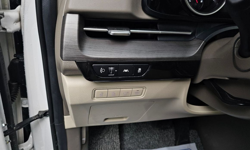 Kia Carnival 9-Seater Noblesse, 2023