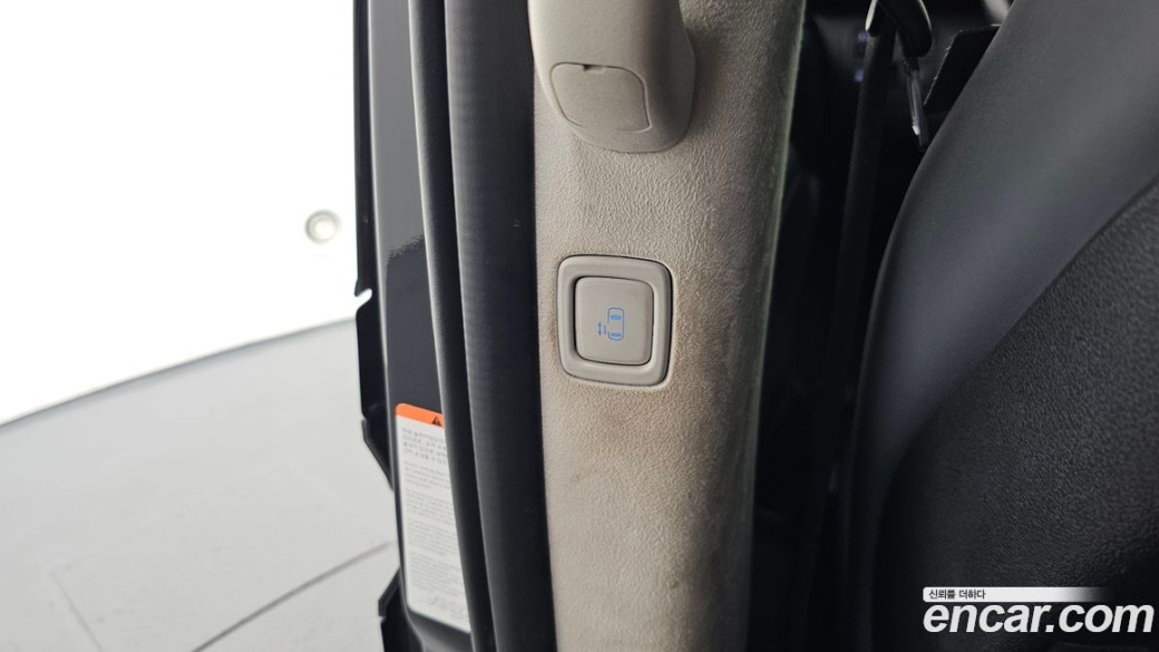 Hyundai Staria 4WD Lounge 9-Seater, 2023