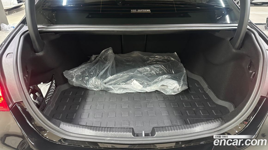 Mercedes-Benz C-Class C300 4MATIC AMG Line, 2024