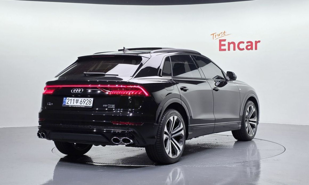 Audi Q8 55 TFSI Quattro Premium, 2023