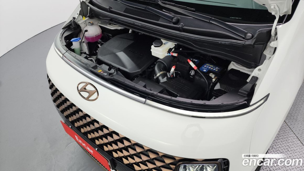 Hyundai Staria 2WD Camping Car, 2024