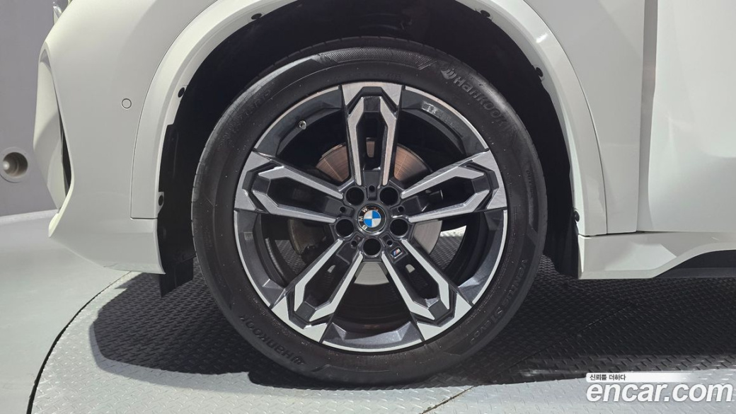 BMW X1 xDrive 20i M Sport, 2024