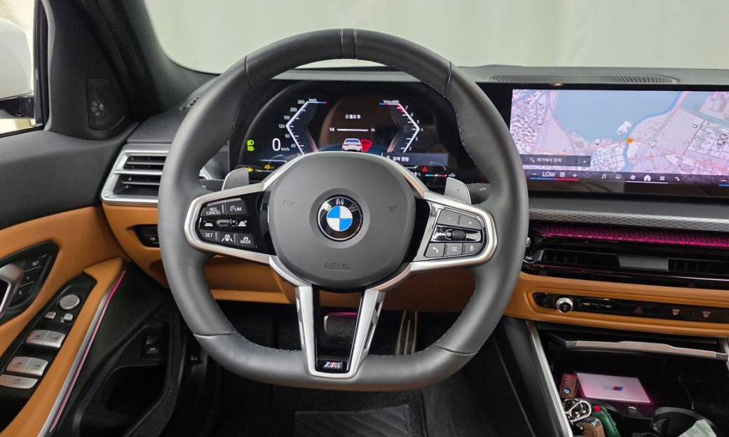 BMW 3-Series 320i M Sport, 2025