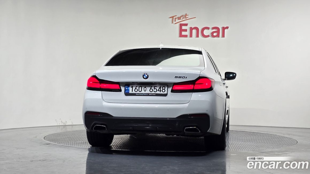 BMW 5-Series 520i M Sport, 2022