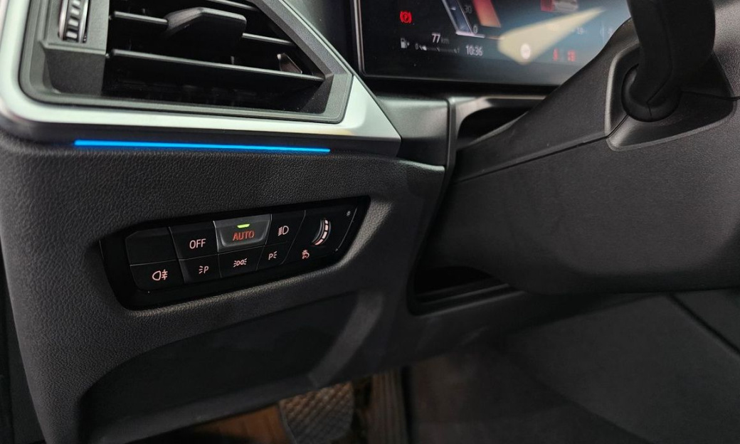 BMW 3-Series 320i Touring, 2024