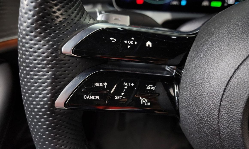 Mercedes-Benz E-Class E350 4MATIC AMG Line, 2023