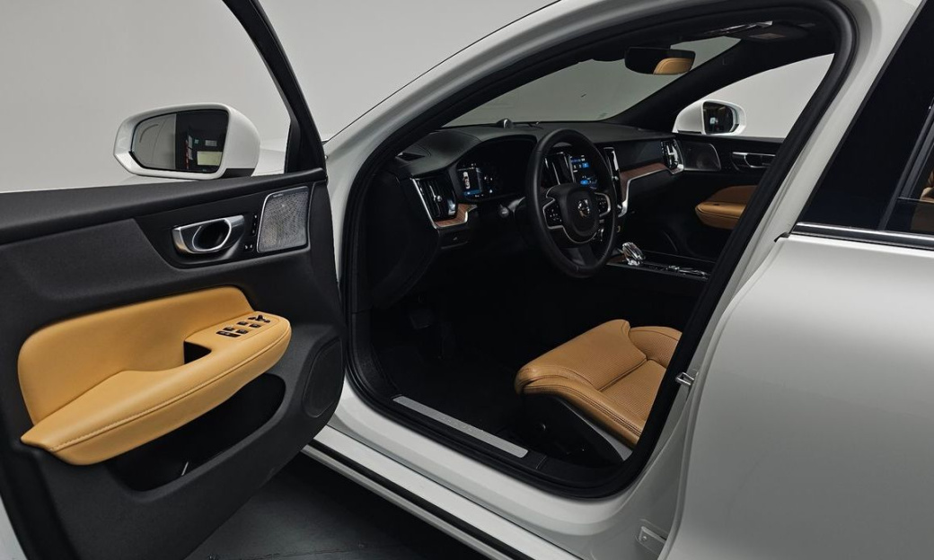 Volvo S60 B5 Ultimate Bright, 2023