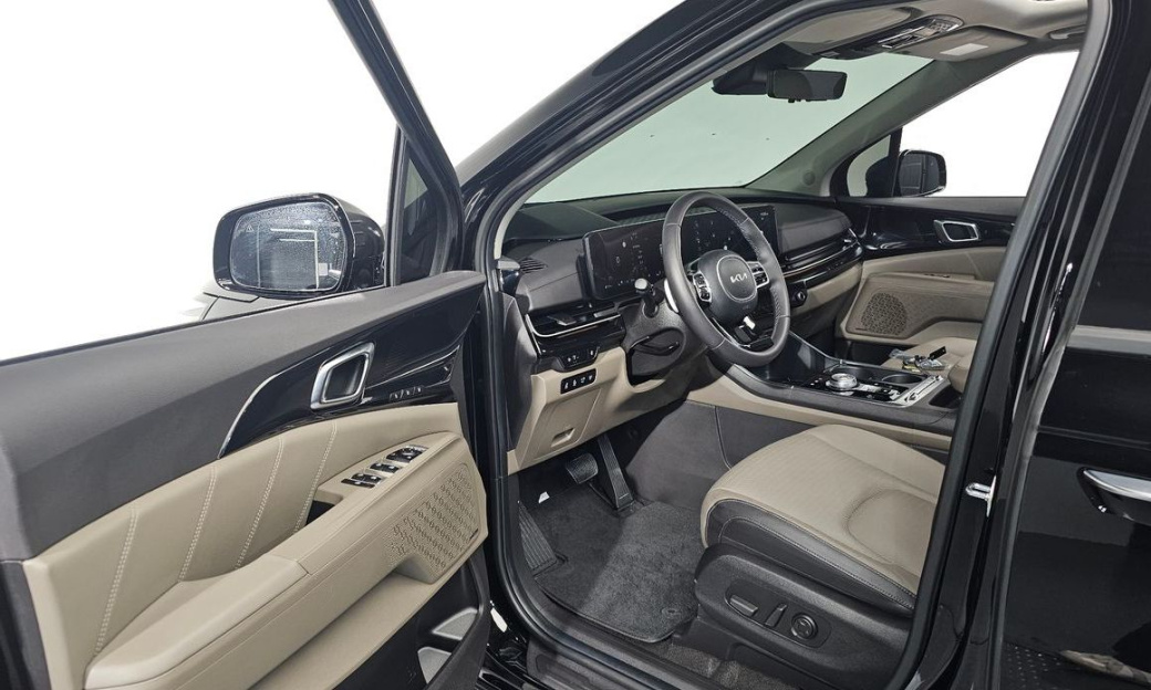 Kia Carnival 7-Seater Gravity, 2024