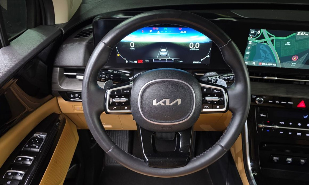 Kia Carnival 9-Seater Noblesse, 2023