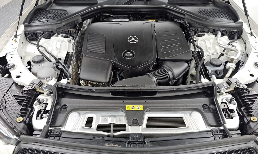 Mercedes-Benz GLC-Class GLC300 4MATIC Avnatgarde Coupe, 2025