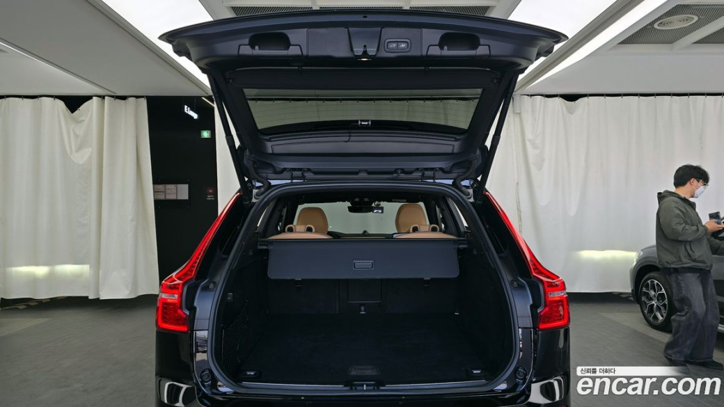 Volvo XC60 B5 Inscription, 2022