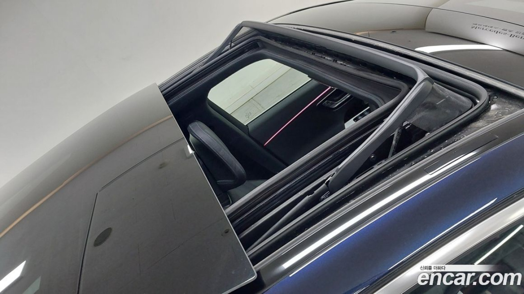 Mercedes-Benz E-Class E300 4MATIC Exclusive, 2025