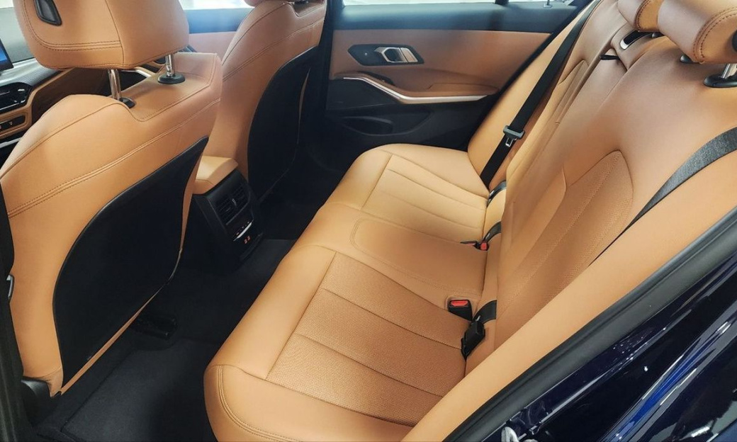 BMW 3-Series 320i M Sport, 2025