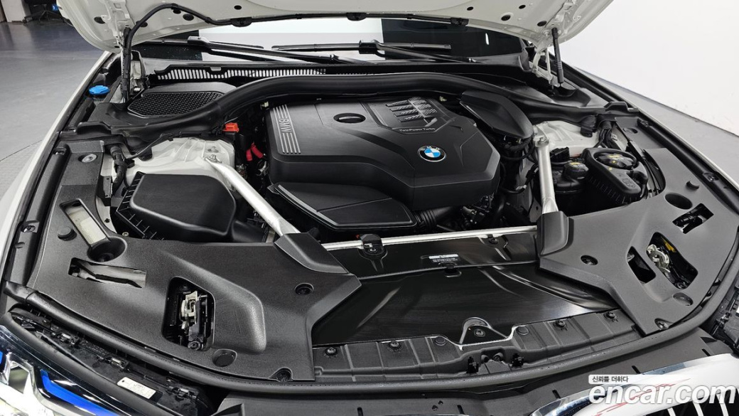 BMW 5-Series 530i M Sport Package, 2023