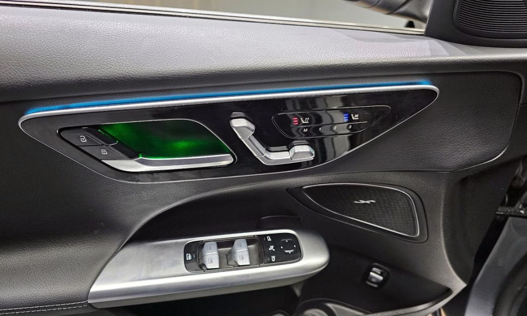 Mercedes-Benz C-Class C300 4MATIC Avantgarde, 2024