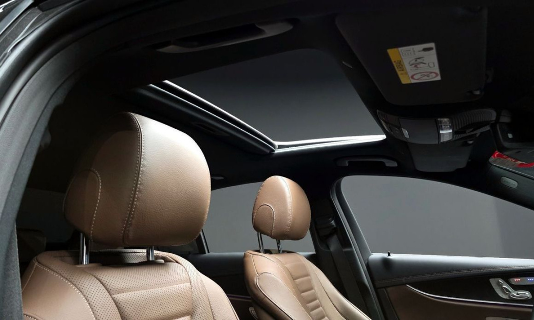 Mercedes-Benz E-Class E250 AMG Line, 2023