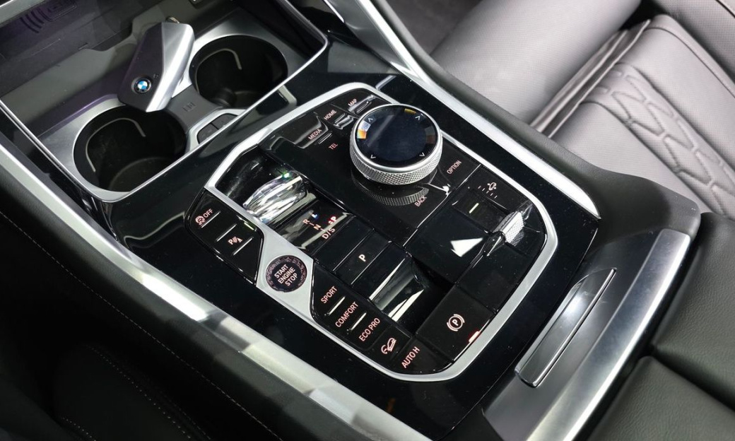 BMW X6 xDrive40d M Sport Pro, 2025