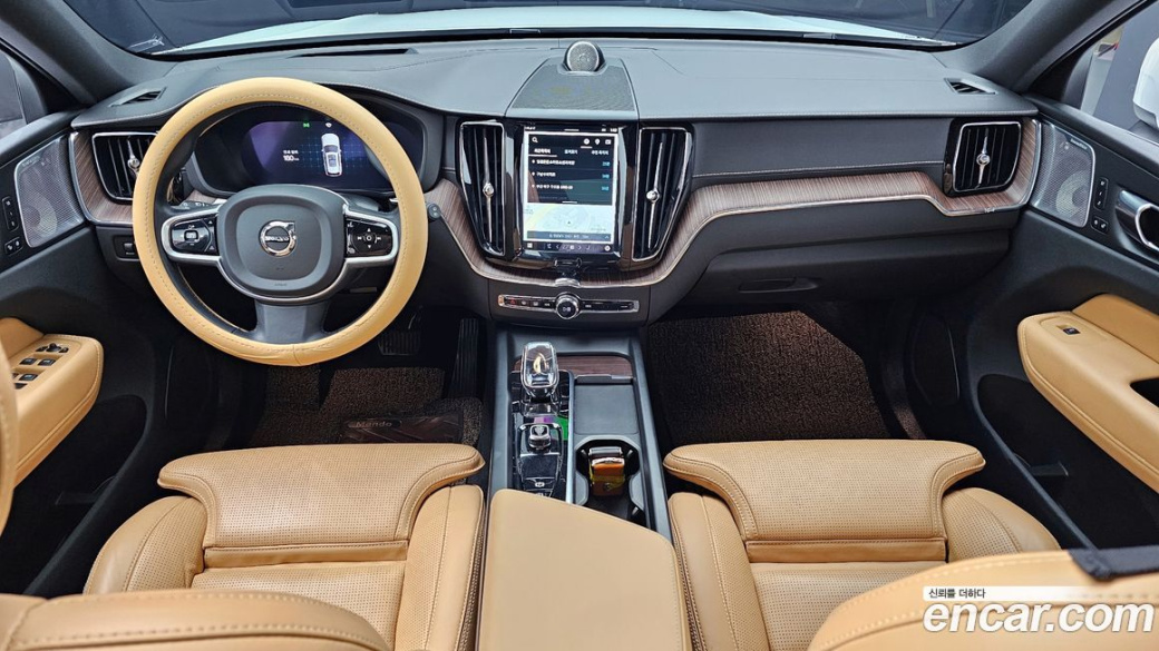 Volvo XC60 B5 Inscription, 2022