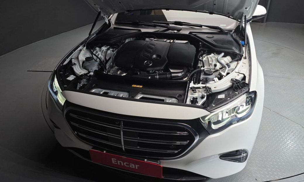 Mercedes-Benz E-Class E220d 4MATIC Exclusive, 2024