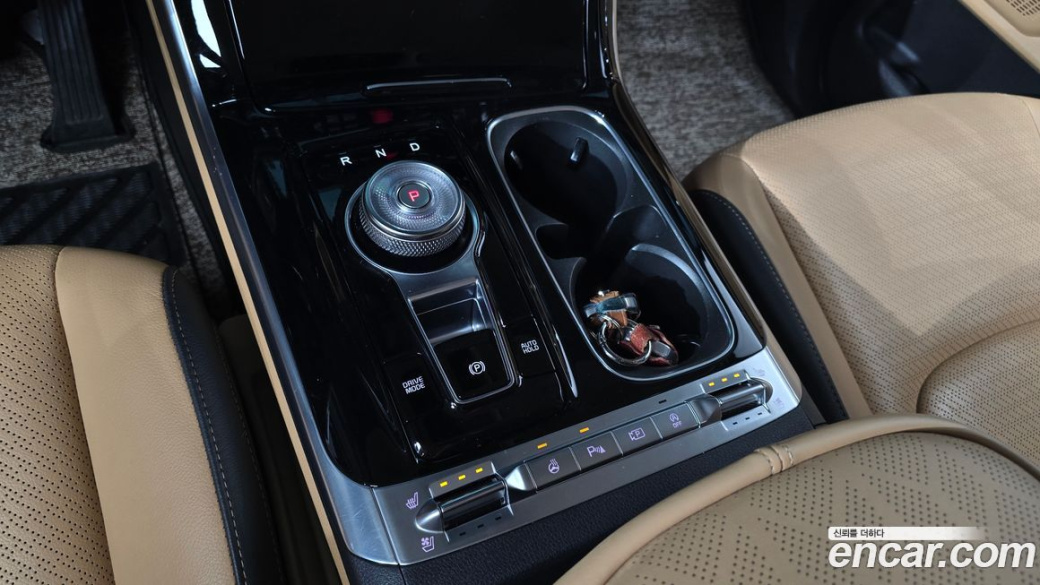 Kia Carnival 7-Seater Outdoor, 2022