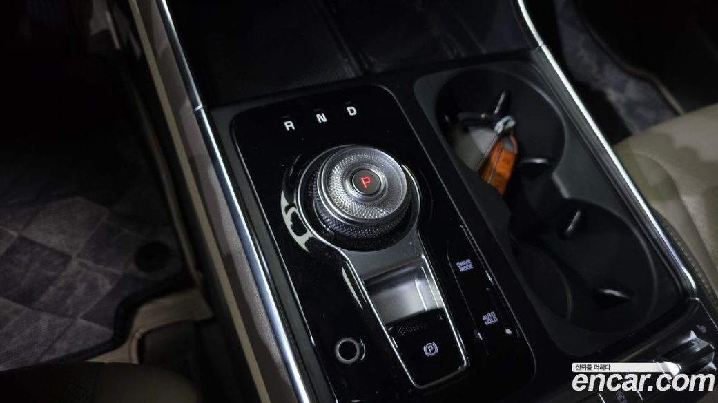 Kia Carnival 7-Seater Signature, 2024
