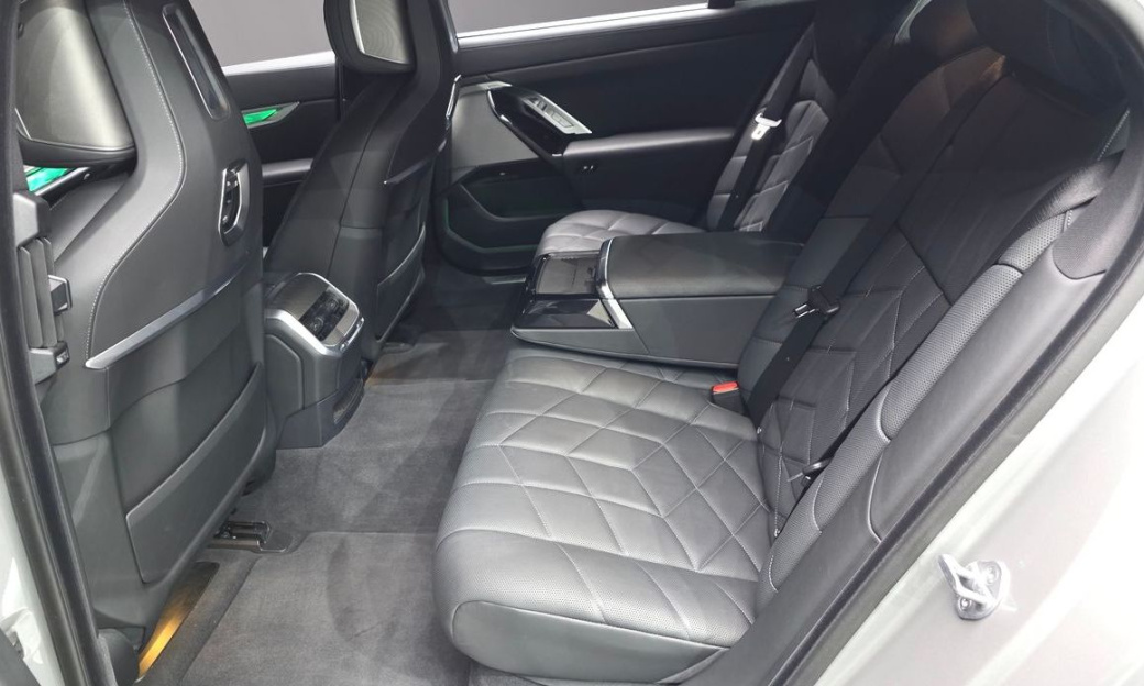BMW 7-Series 740d xDrive Design Pure Excellence, 2024